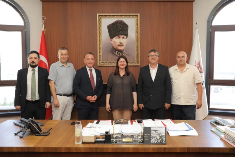Belediye Başkanımız Av. Filiz GENCAN’ı makamında ziyaret ettik.